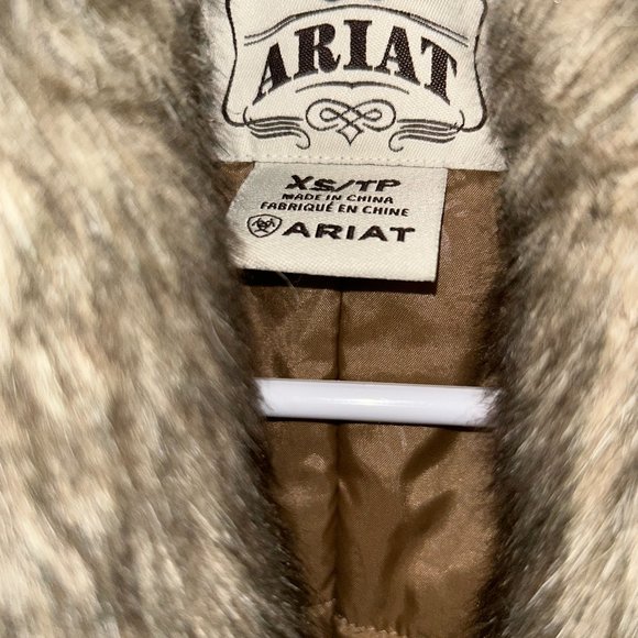 Ariat vegan suede/faux fur wrap vest w/tie sz XS NWOT - Picture 4 of 9